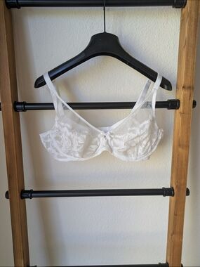 Mye Women's White Sheer Floral Underwire Bra - Size 85 B / USA 38 B